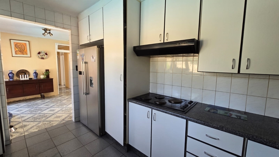 3 Bedroom Property for Sale in Brackendowns Gauteng