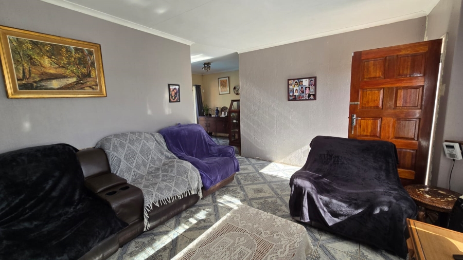 3 Bedroom Property for Sale in Brackendowns Gauteng