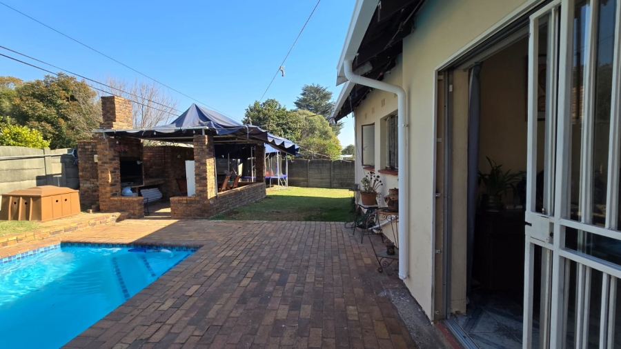 3 Bedroom Property for Sale in Brackendowns Gauteng