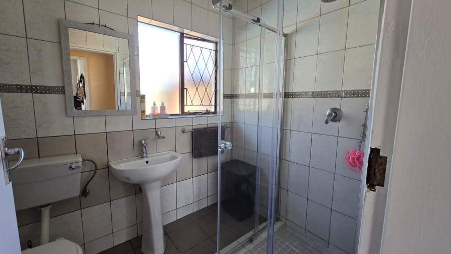 3 Bedroom Property for Sale in Brackendowns Gauteng