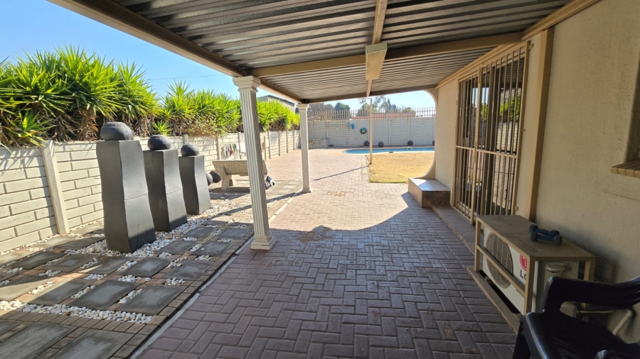 3 Bedroom Property for Sale in Mayberry Park Gauteng