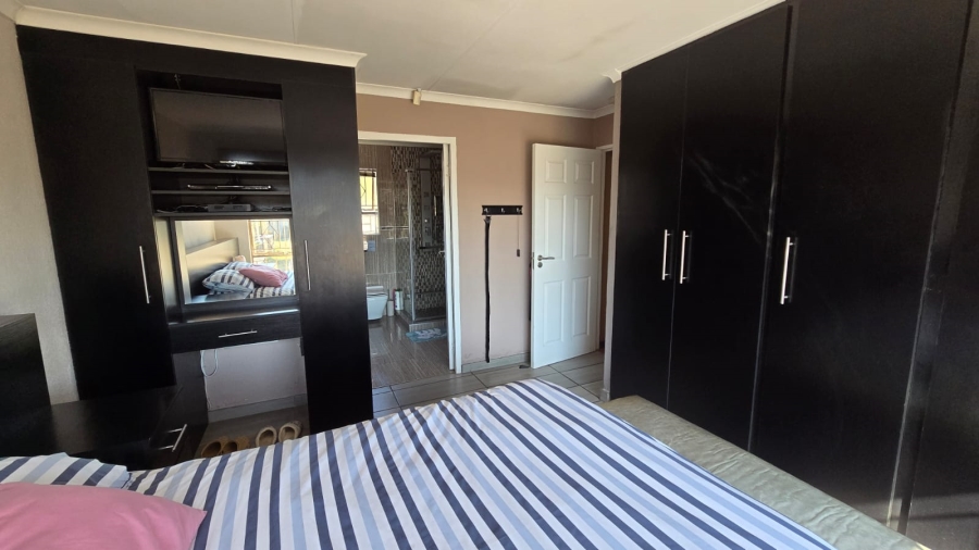 3 Bedroom Property for Sale in Mayberry Park Gauteng