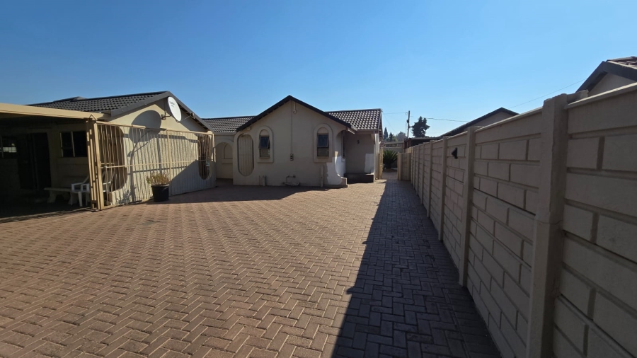 3 Bedroom Property for Sale in Mayberry Park Gauteng