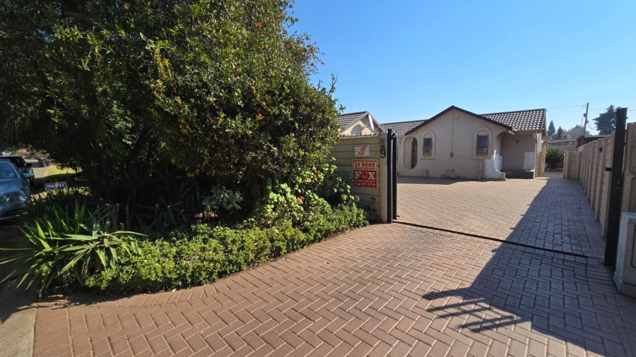 3 Bedroom Property for Sale in Mayberry Park Gauteng