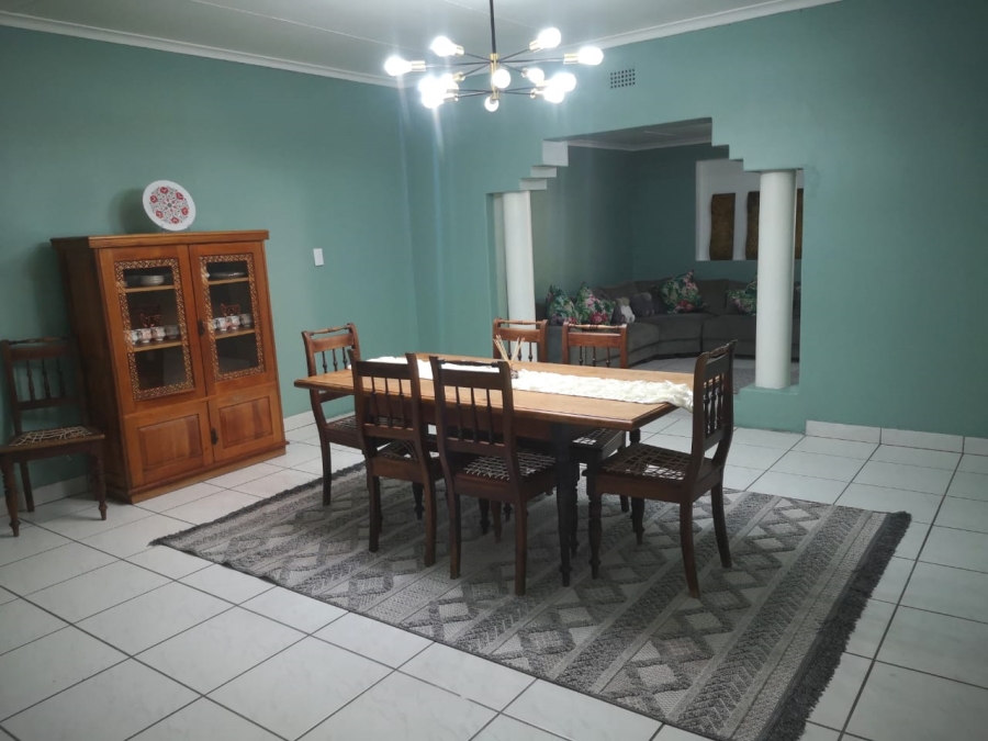 6 Bedroom Property for Sale in Brackenhurst Gauteng
