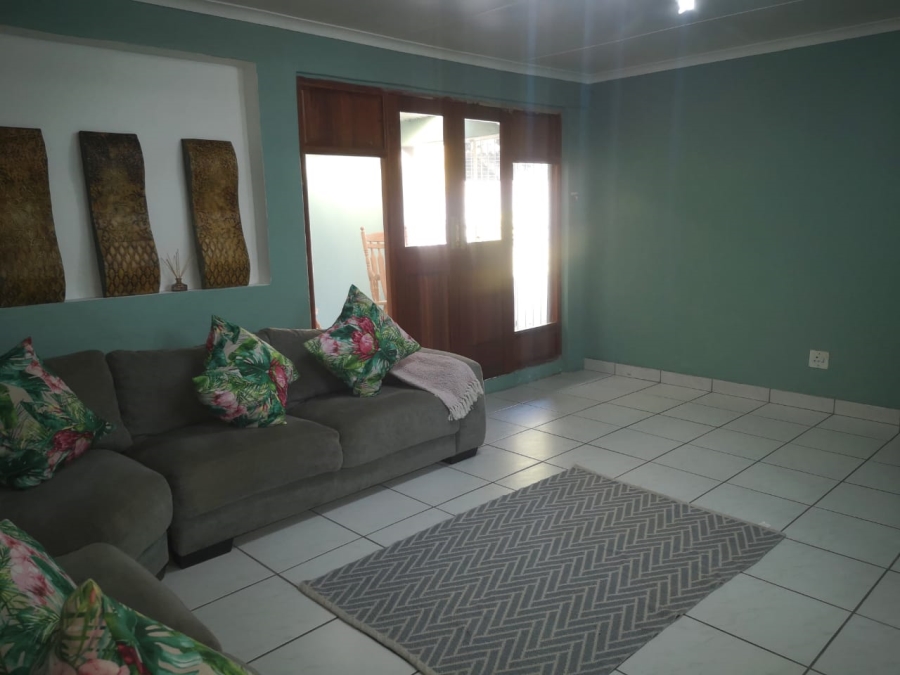6 Bedroom Property for Sale in Brackenhurst Gauteng