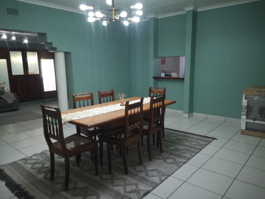 6 Bedroom Property for Sale in Brackenhurst Gauteng
