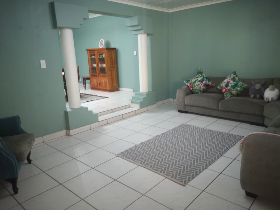 6 Bedroom Property for Sale in Brackenhurst Gauteng