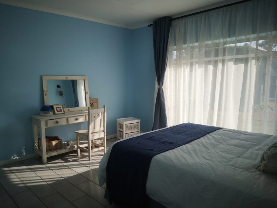 6 Bedroom Property for Sale in Brackenhurst Gauteng
