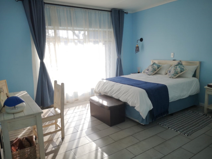 6 Bedroom Property for Sale in Brackenhurst Gauteng