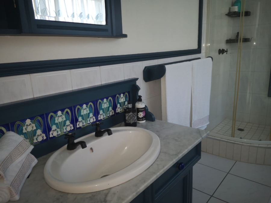 6 Bedroom Property for Sale in Brackenhurst Gauteng
