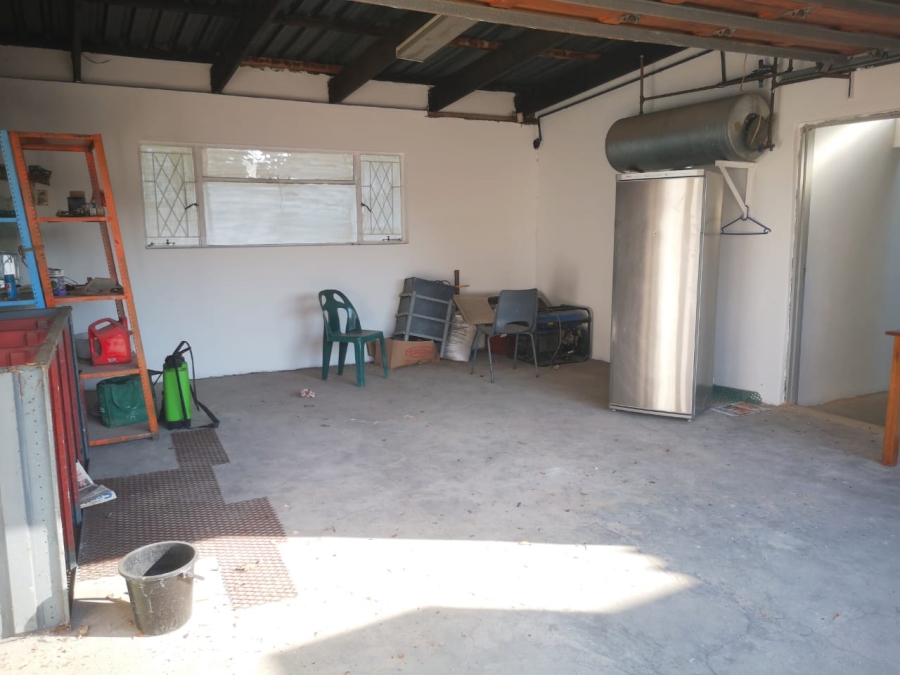 6 Bedroom Property for Sale in Brackenhurst Gauteng