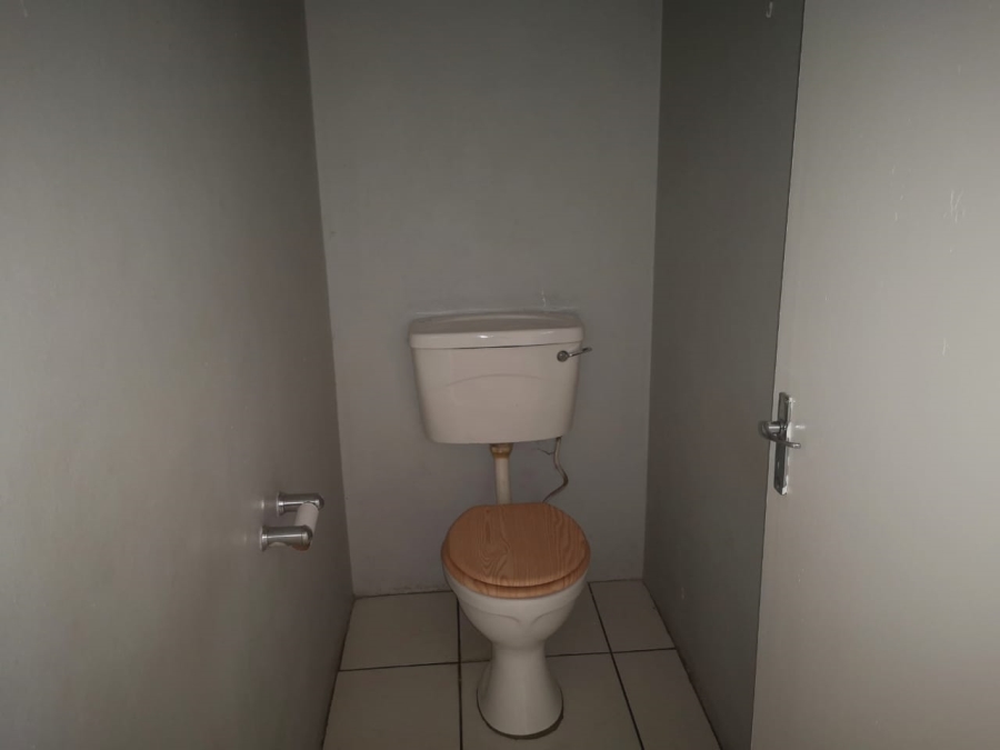 6 Bedroom Property for Sale in Brackenhurst Gauteng