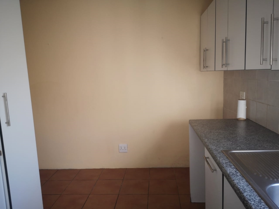 6 Bedroom Property for Sale in Brackenhurst Gauteng