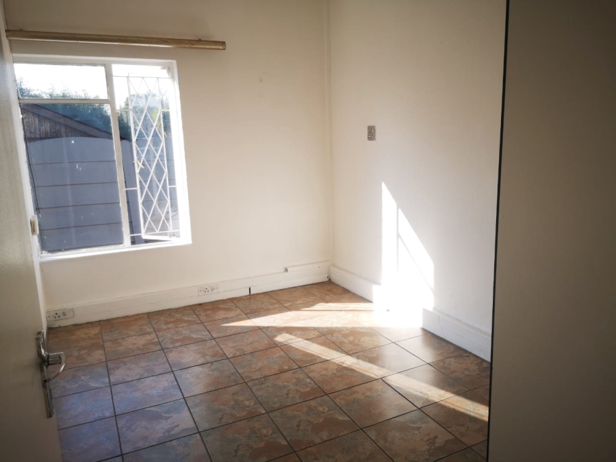 6 Bedroom Property for Sale in Brackenhurst Gauteng