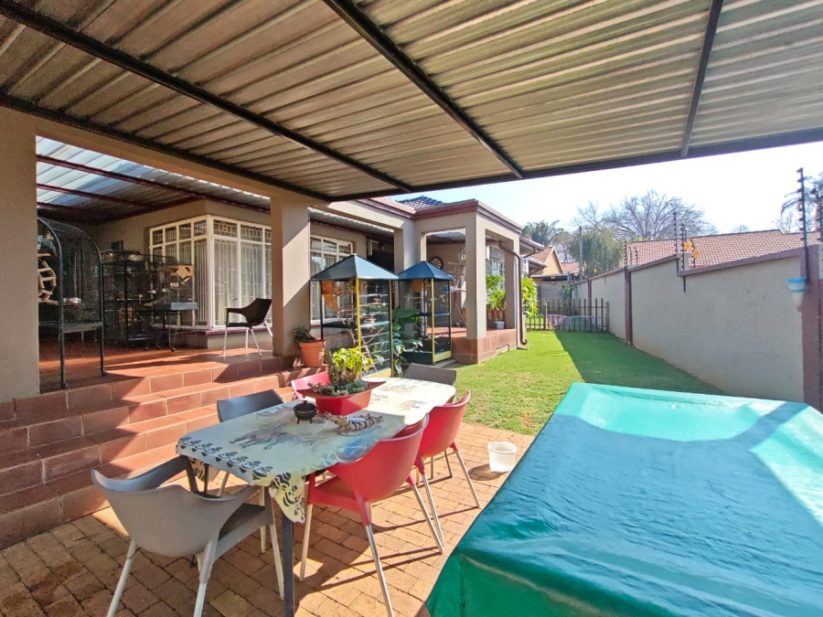 3 Bedroom Property for Sale in New Redruth Gauteng