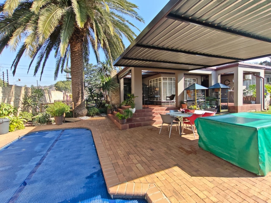 3 Bedroom Property for Sale in New Redruth Gauteng