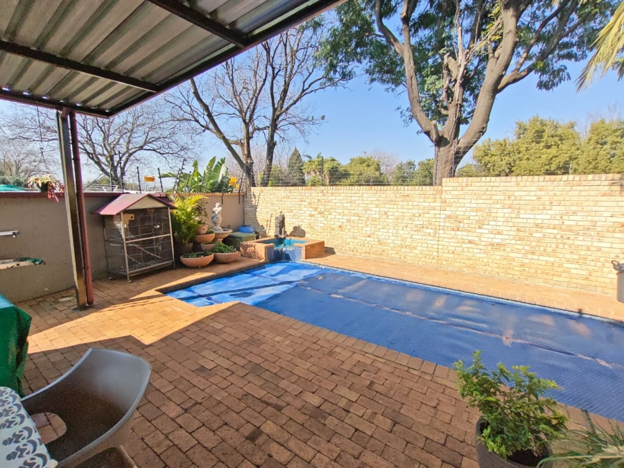 3 Bedroom Property for Sale in New Redruth Gauteng