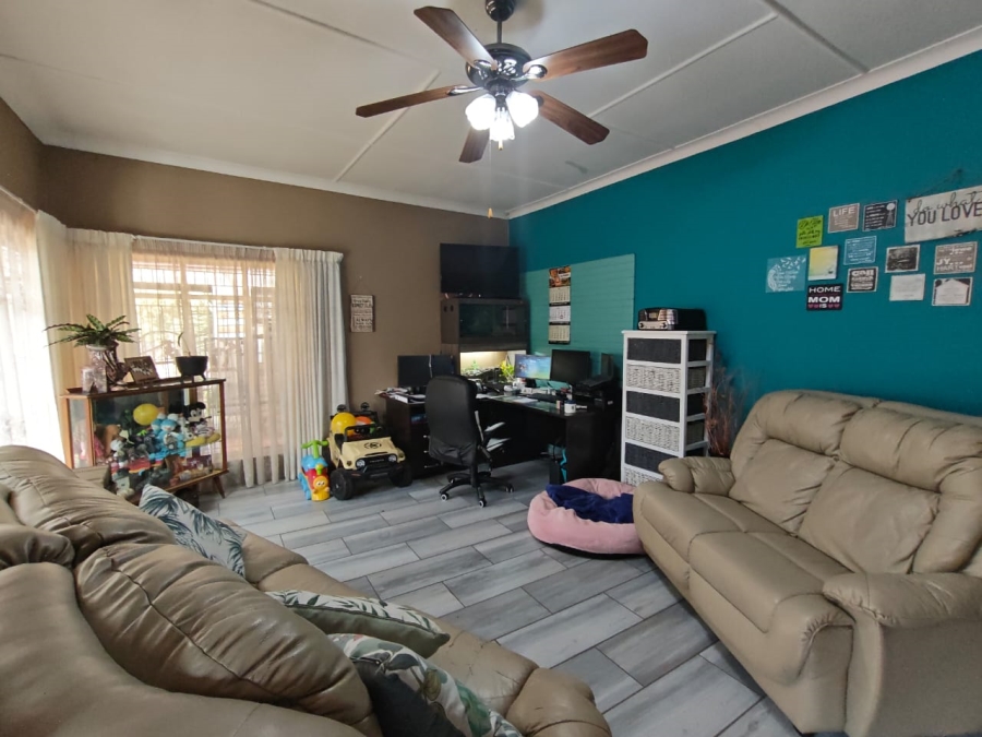 3 Bedroom Property for Sale in New Redruth Gauteng