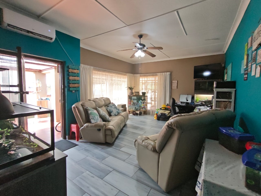 3 Bedroom Property for Sale in New Redruth Gauteng