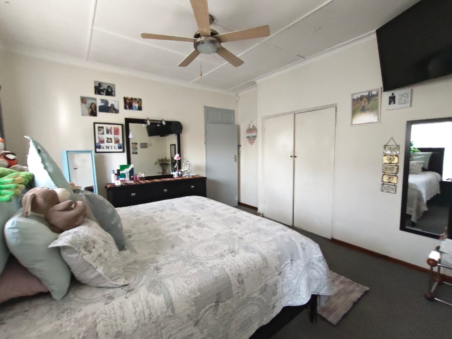 3 Bedroom Property for Sale in New Redruth Gauteng