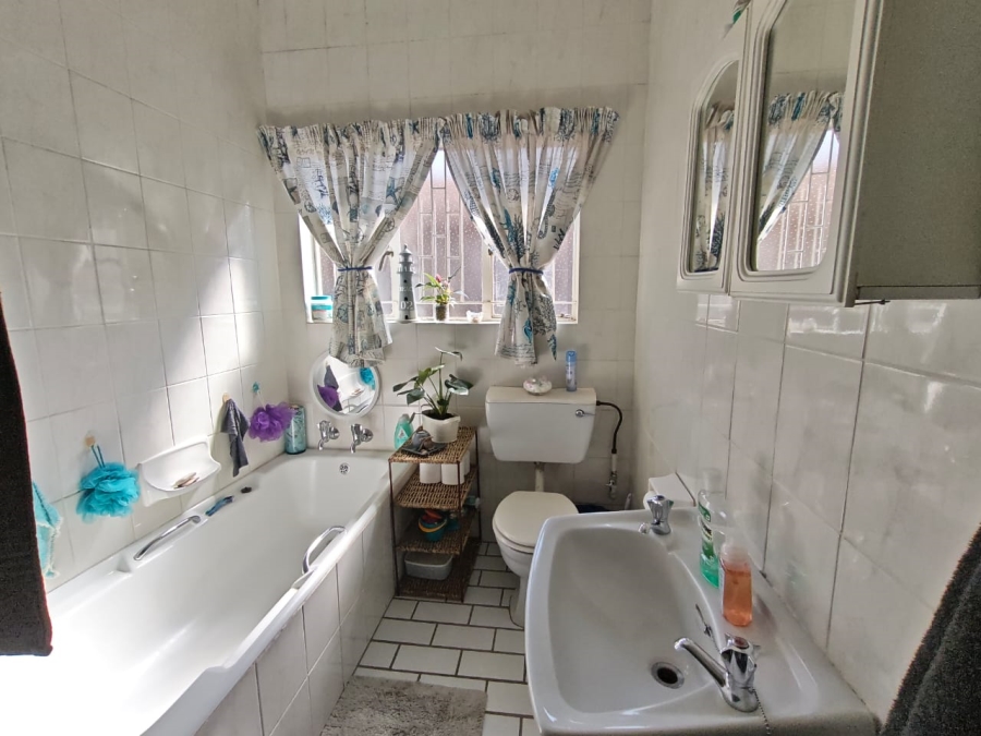3 Bedroom Property for Sale in New Redruth Gauteng