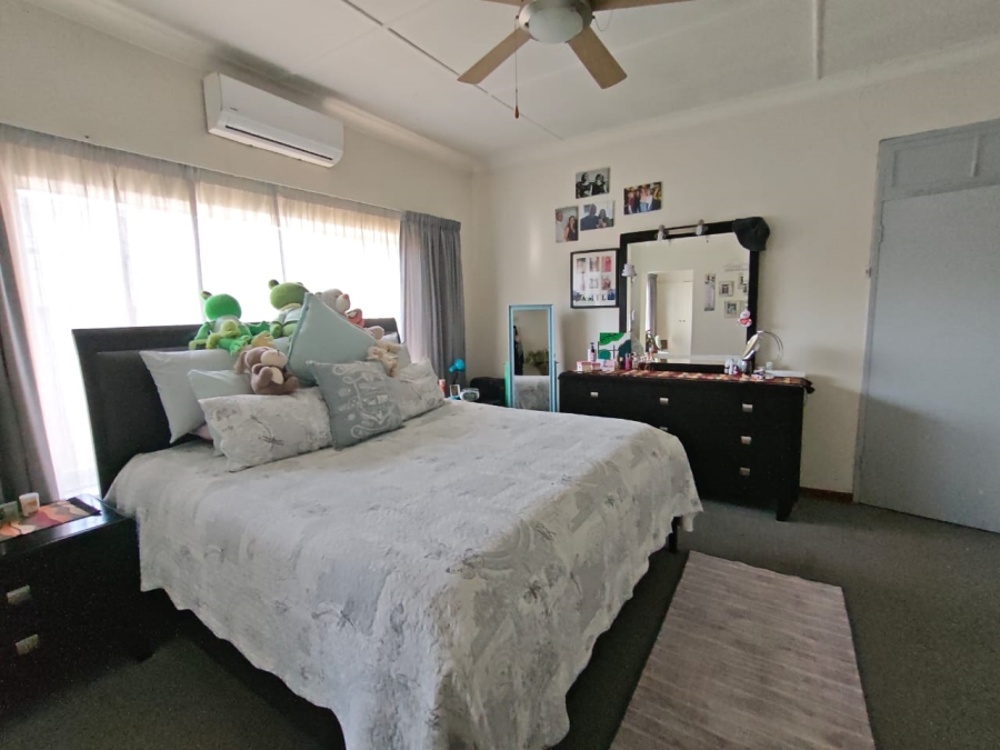 3 Bedroom Property for Sale in New Redruth Gauteng
