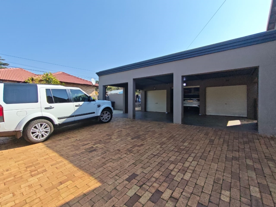 3 Bedroom Property for Sale in New Redruth Gauteng