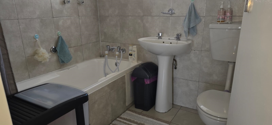 2 Bedroom Property for Sale in Verwoerdpark Gauteng
