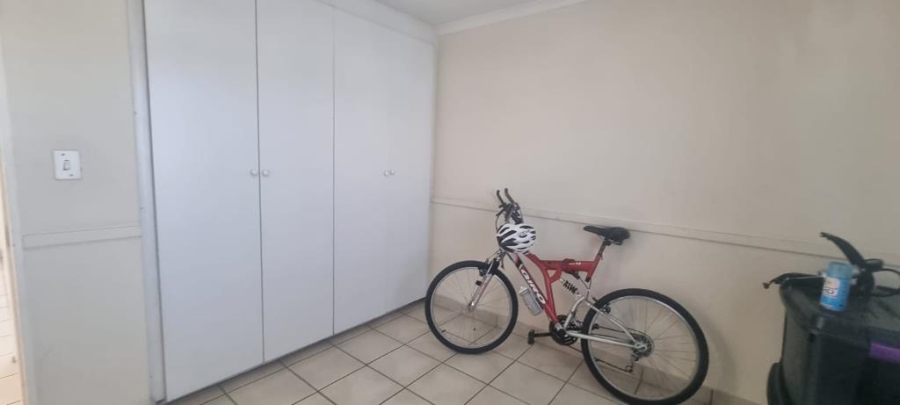 2 Bedroom Property for Sale in Verwoerdpark Gauteng