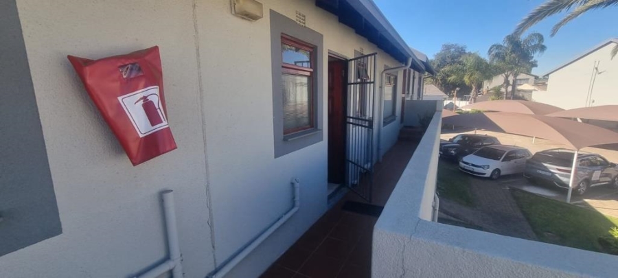 2 Bedroom Property for Sale in Verwoerdpark Gauteng
