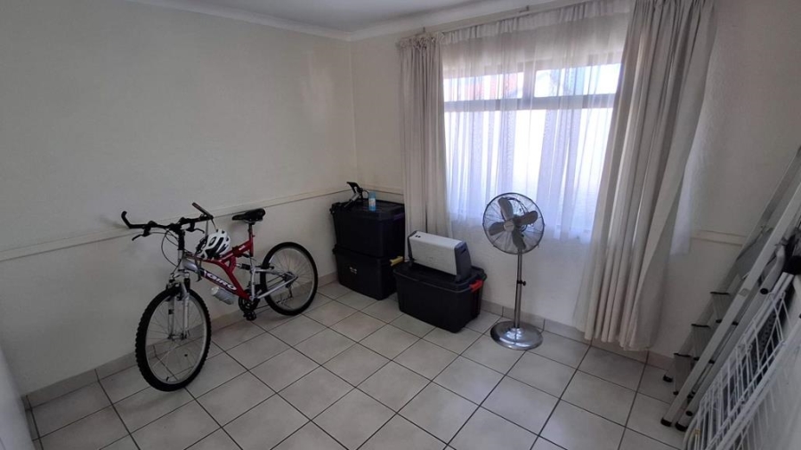 2 Bedroom Property for Sale in Verwoerdpark Gauteng