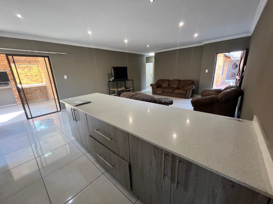 3 Bedroom Property for Sale in Brackenhurst Gauteng