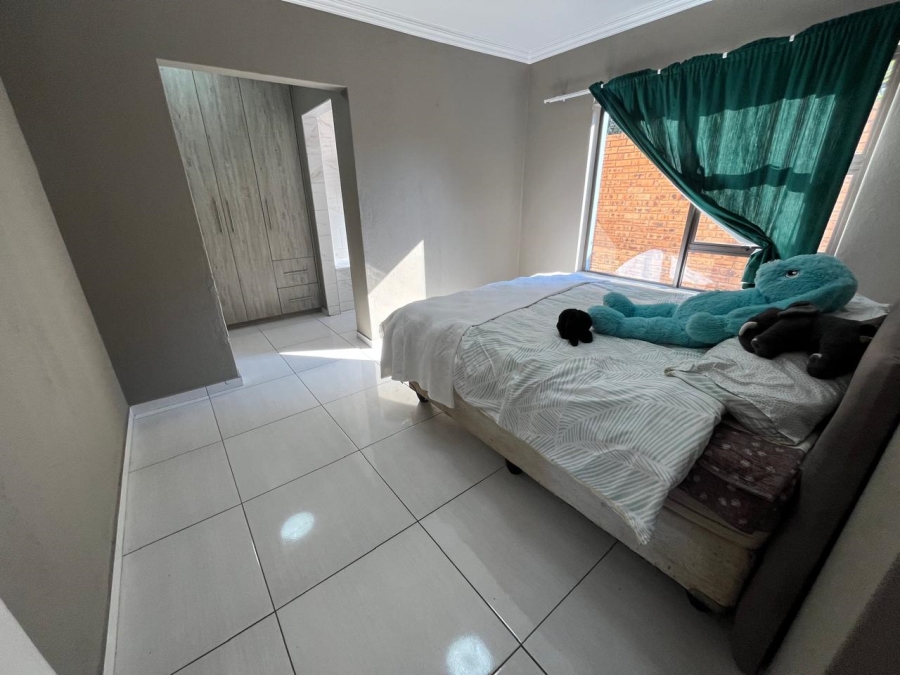 3 Bedroom Property for Sale in Brackenhurst Gauteng