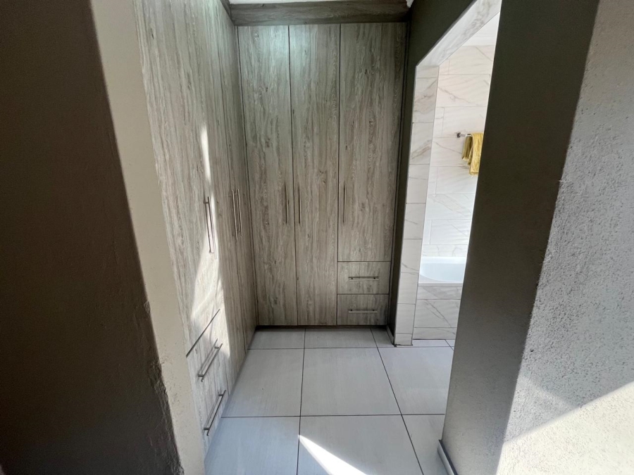 3 Bedroom Property for Sale in Brackenhurst Gauteng