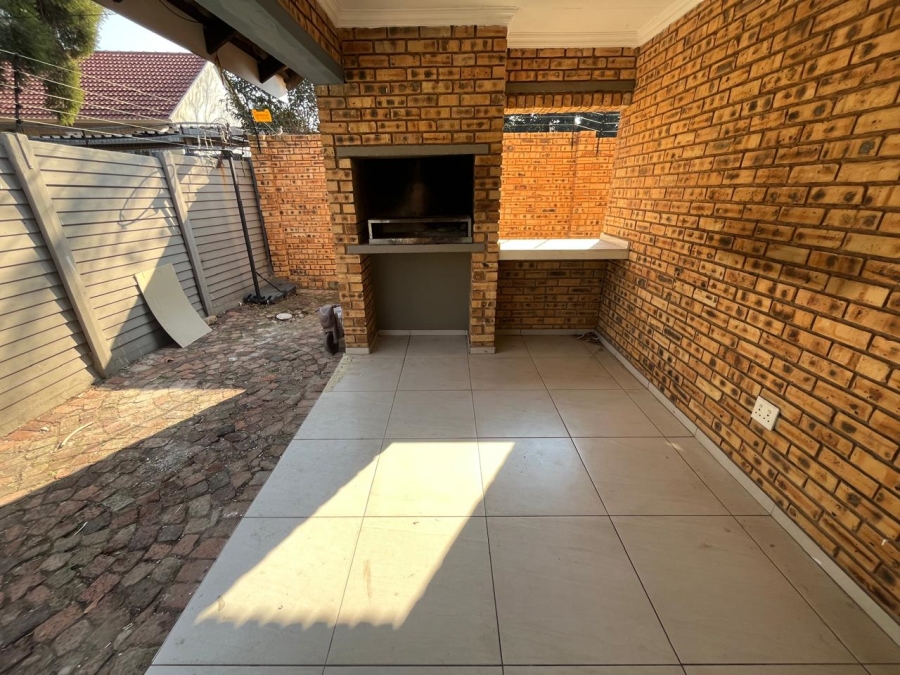 3 Bedroom Property for Sale in Brackenhurst Gauteng