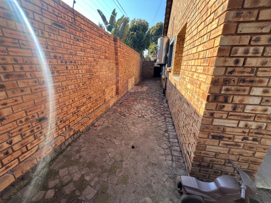 3 Bedroom Property for Sale in Brackenhurst Gauteng