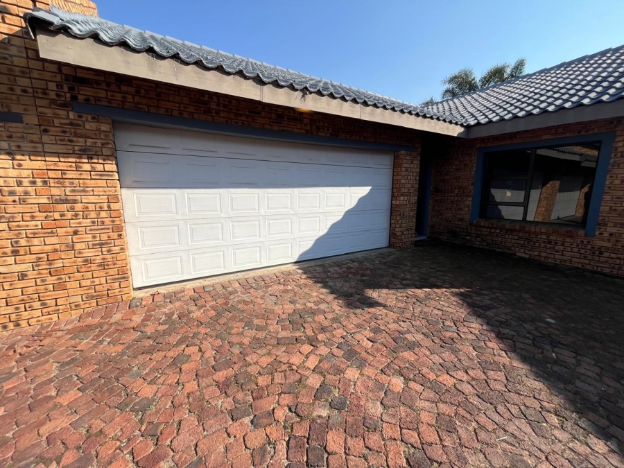 3 Bedroom Property for Sale in Brackenhurst Gauteng