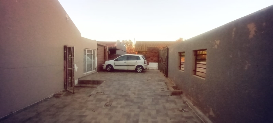 4 Bedroom Property for Sale in Elandspoort Gauteng