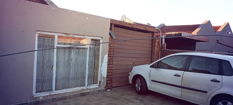 4 Bedroom Property for Sale in Elandspoort Gauteng