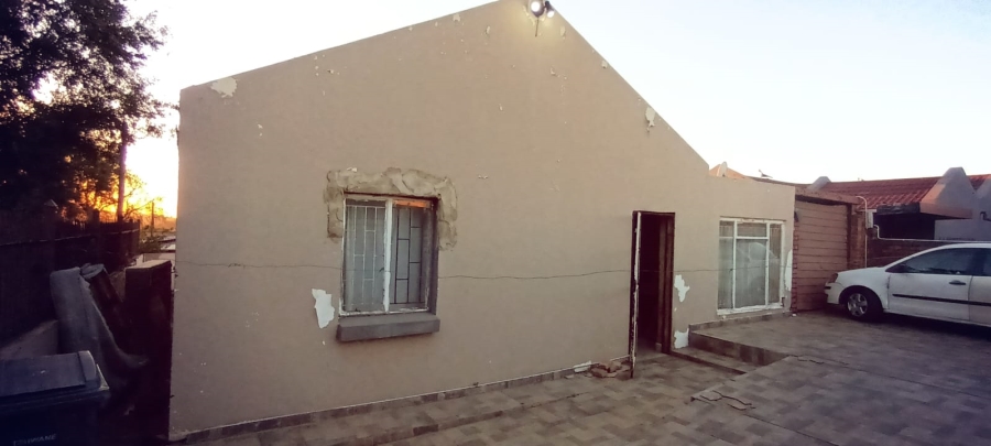 4 Bedroom Property for Sale in Elandspoort Gauteng