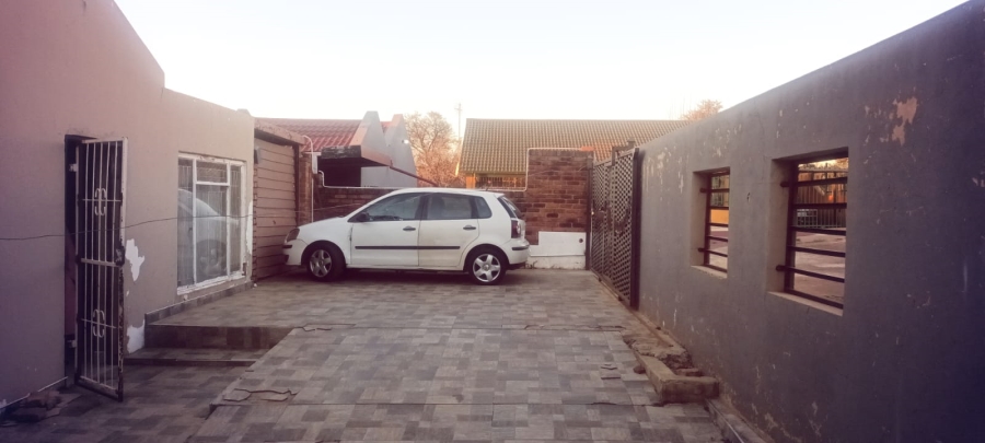 4 Bedroom Property for Sale in Elandspoort Gauteng