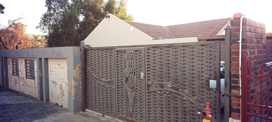 4 Bedroom Property for Sale in Elandspoort Gauteng