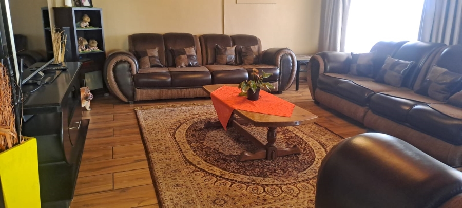 4 Bedroom Property for Sale in Hermanstad Gauteng