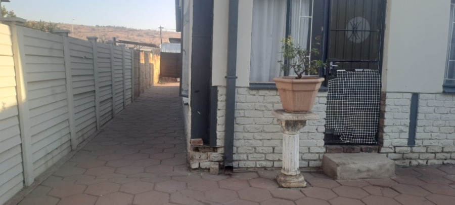 4 Bedroom Property for Sale in Hermanstad Gauteng