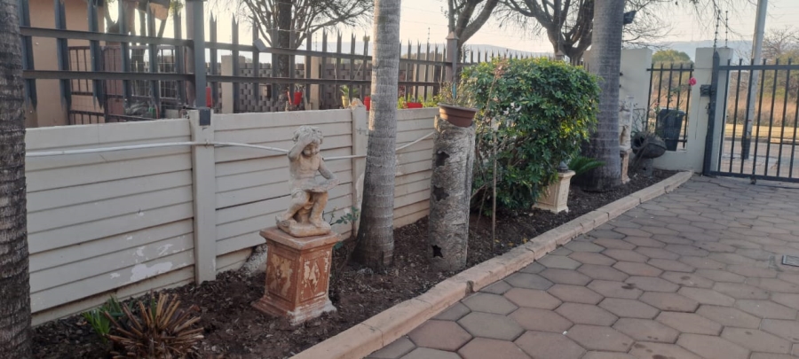 4 Bedroom Property for Sale in Hermanstad Gauteng