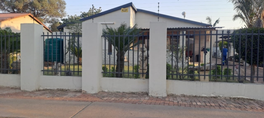 4 Bedroom Property for Sale in Hermanstad Gauteng