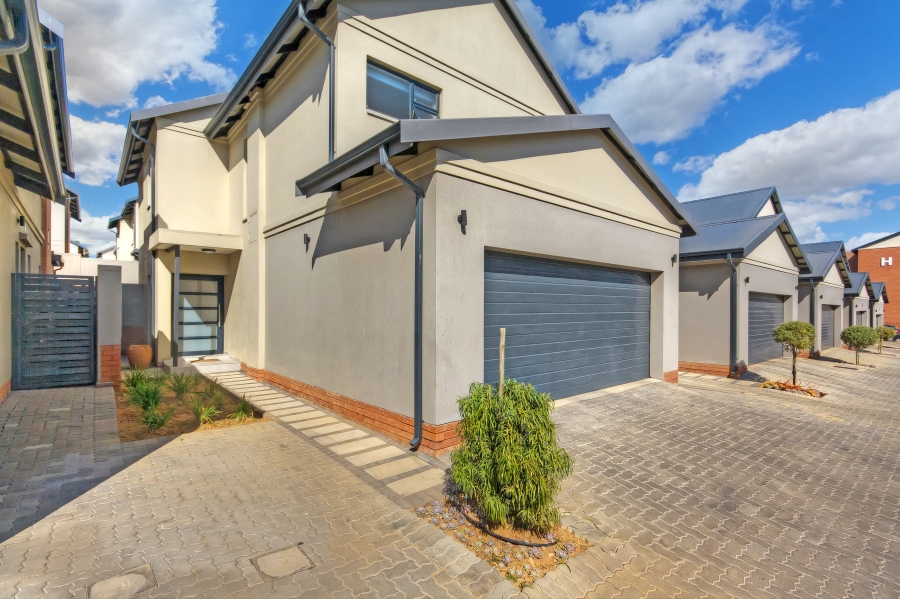 4 Bedroom Property for Sale in Kyalami Ah Gauteng