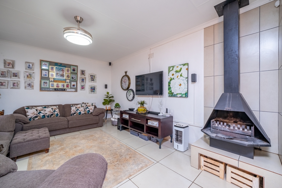3 Bedroom Property for Sale in Rant En Dal Gauteng
