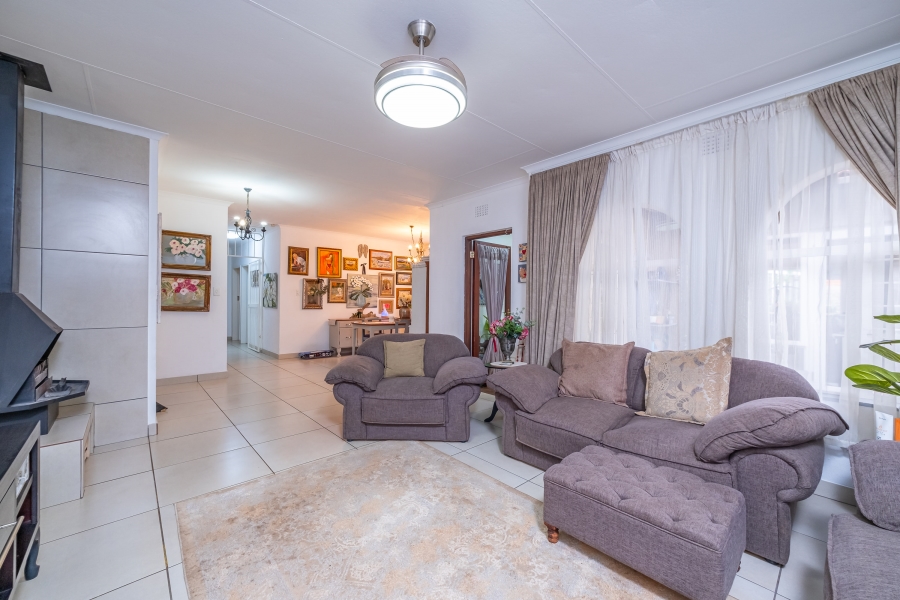 3 Bedroom Property for Sale in Rant En Dal Gauteng
